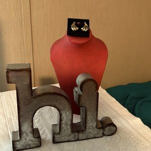 🌻3 for$15🌻 Elegant design gold pierced earrings. Perfect for holiday parties!